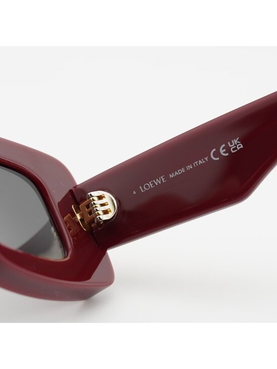 Loewe LW40101I 66A Sunglasses Shiny Burgundy/Gold Rectangle Frame, Grey Lenses main image 8